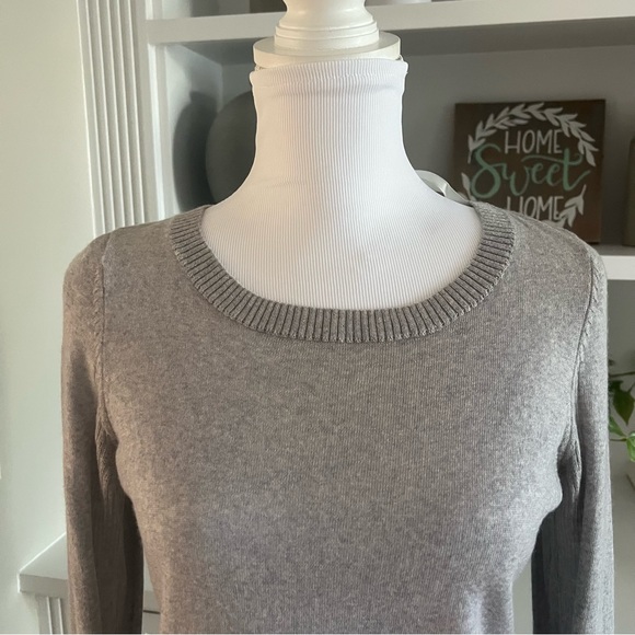 Max Studio Light Gray Extra Fine Merino Wool Sweater Size S - Picture 2 of 8